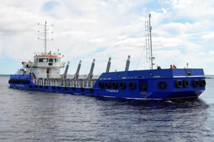 The ground-lifting scow 