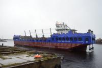 The ground-lifting scow 