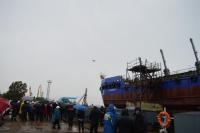 The ground-lifting scow 