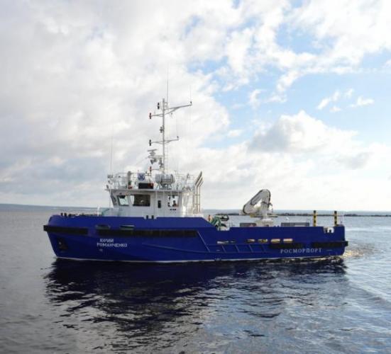 Pilot boat with ice reinforcement 