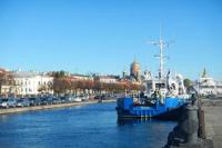 Pilot boat with ice reinforcement 